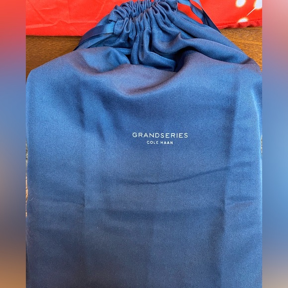 COLE HAAN LEATHER BAG NWT - Picture 3 of 9